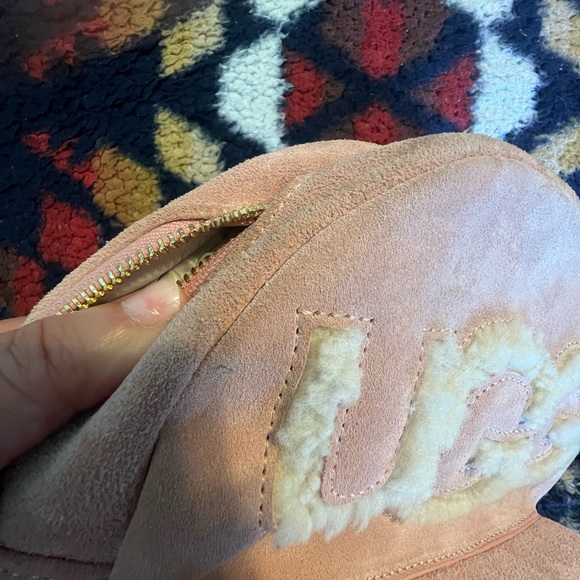 UGG suede backpack with sheepskin logo - Picture 16 of 17